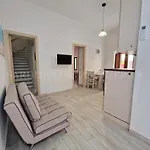 Casa Gemma 300 M From Rena Bianca Lägenhet